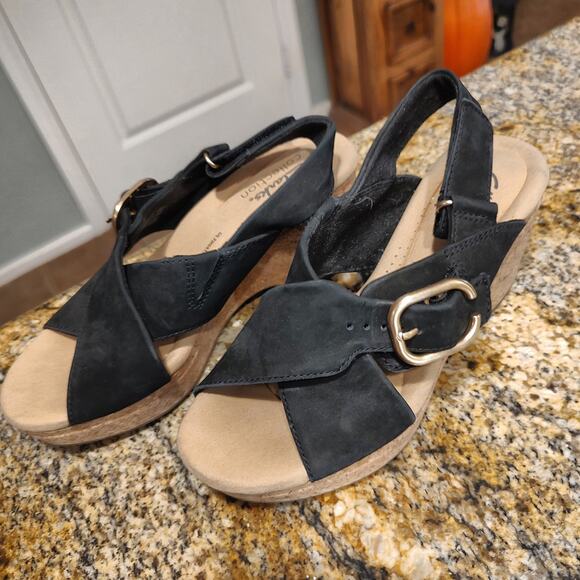 Clarks Collection Black Wedge Sandals Size 6M ID 201171424035 - Picture 4 of 12
